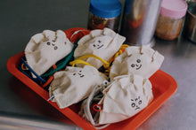 Load image into Gallery viewer, Small dumpling coin purse (with shoulder strap)