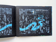 Load image into Gallery viewer, River (display book/90% new) 
